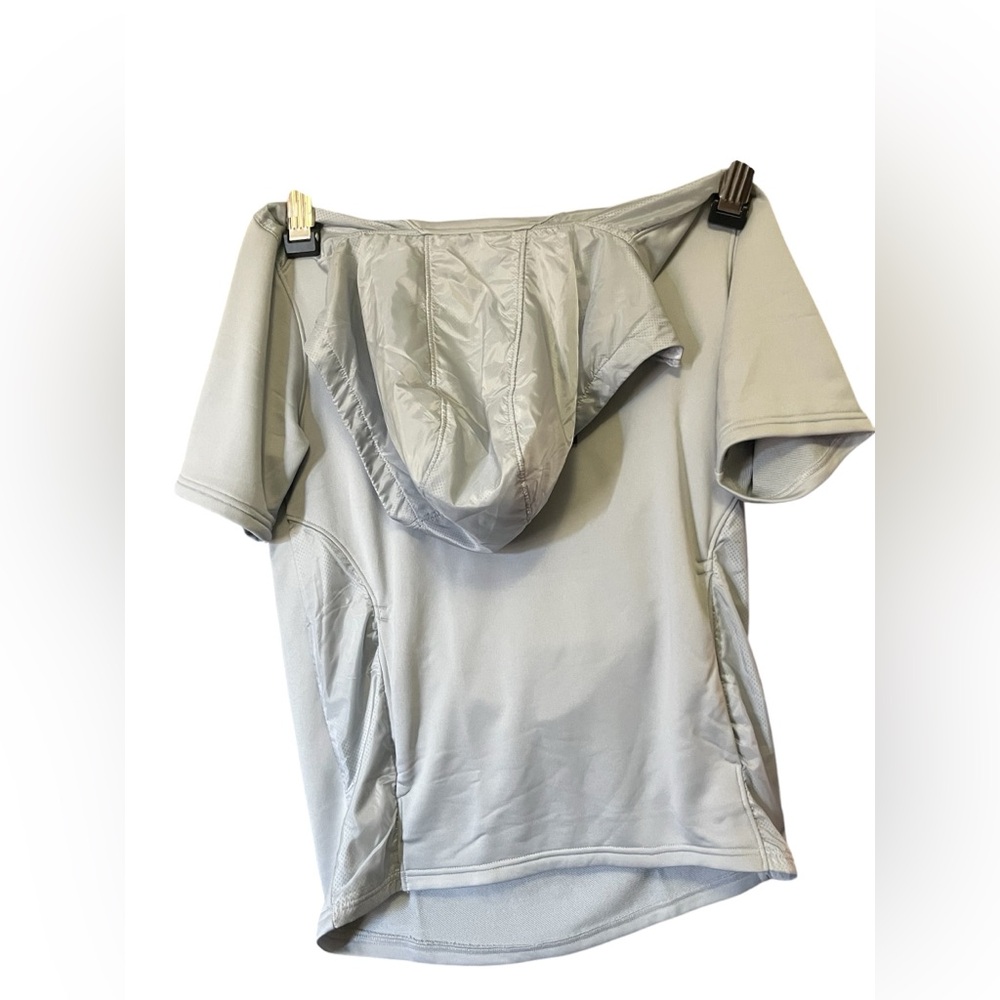 Small Under Armour Hoodie